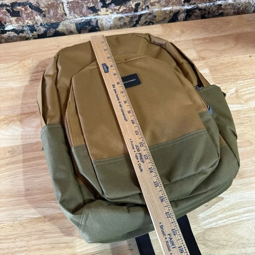 Realtree Laptop Backpack Two Tone Tan Olive Green Padded Tech Bag NWT